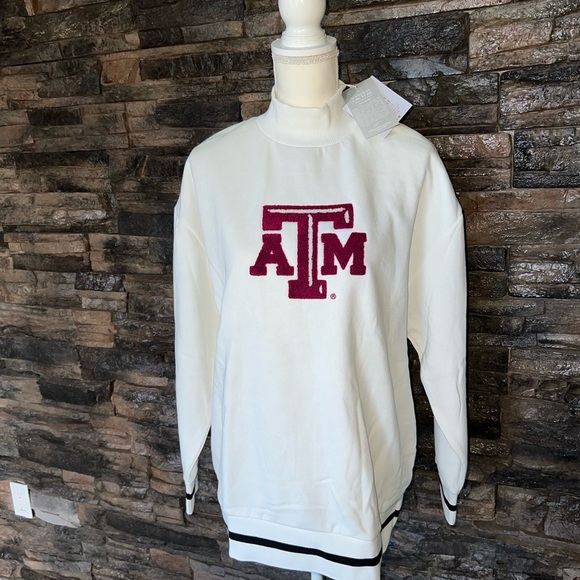 Classic White Turtleneck Sweater with Maroon Logo - Picture 3 of 16
